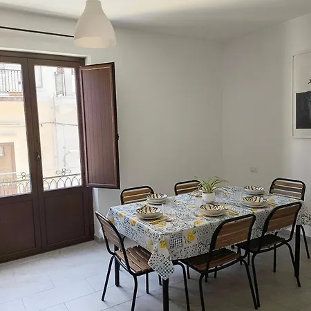 Casa Helios 卡斯泰拉马莱